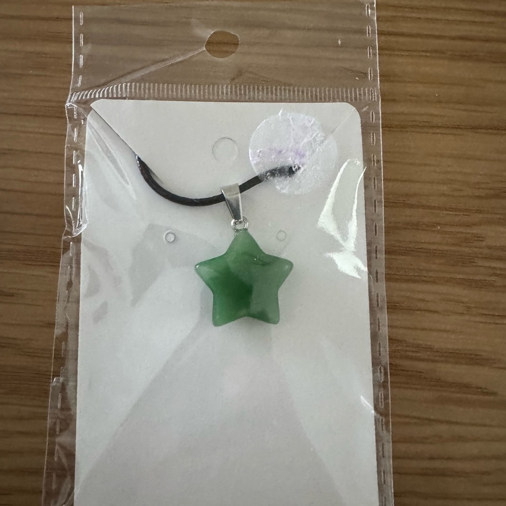 Howie Creations Green Star Pendant Necklace - NWOT